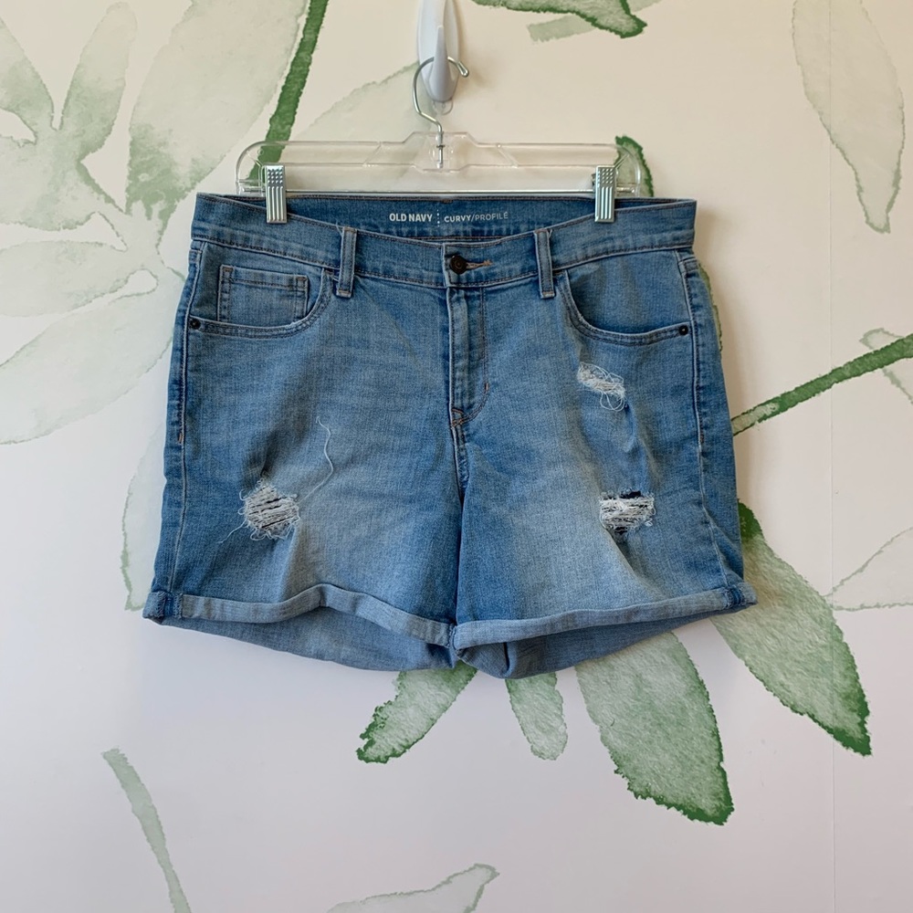 Cute light wash Old Navy jeans shorts!!